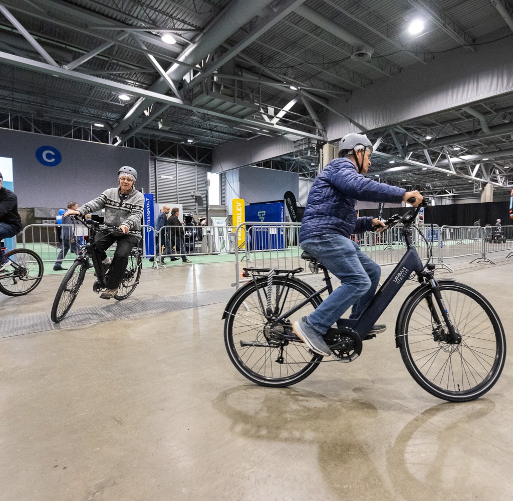 Le Salon du véhicule électrique de Québec (SVEQ) 2024 au Centre de foires d'ExpoCité. Vélo électrique